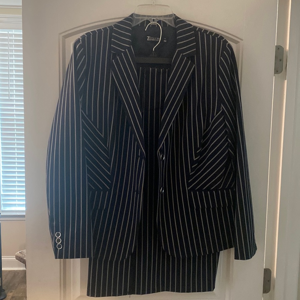 7th Avenue black and white suit
